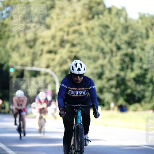 07.09.2025 - 19. Norderstedt Triathlon Michael Burmester http://msf.ph/oto/8843456 07.09.2025 15:54:54 Radfahren 954 meine-sportfotos.de