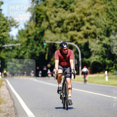 07.09.2025 - 19. Norderstedt Triathlon Michael Burmester http://msf.ph/oto/8843459 07.09.2025 13:02:03 Radfahren 323, 347, 744 meine-sportfotos.de