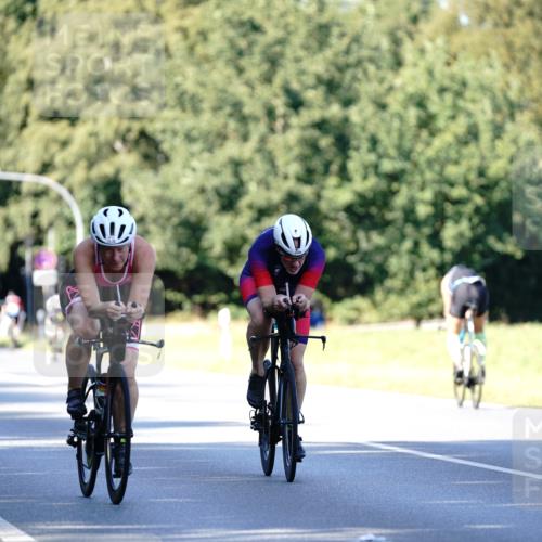07.09.2025 - 19. Norderstedt Triathlon Michael Burmester http://msf.ph/oto/8843460 07.09.2025 15:54:56 Radfahren 954, 1528, 1539 meine-sportfotos.de