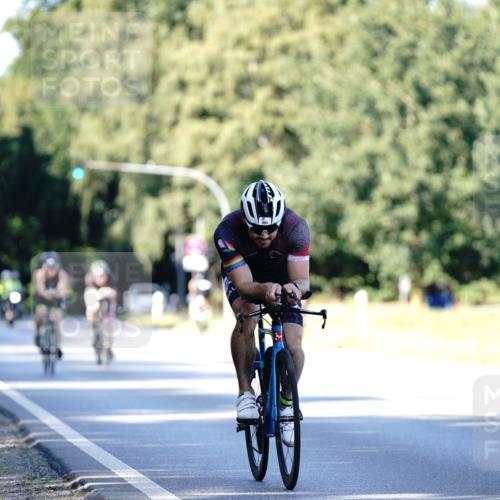 07.09.2025 - 19. Norderstedt Triathlon Michael Burmester http://msf.ph/oto/8843472 07.09.2025 15:55:02 Radfahren 490 meine-sportfotos.de