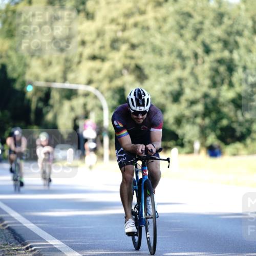 07.09.2025 - 19. Norderstedt Triathlon Michael Burmester http://msf.ph/oto/8843473 07.09.2025 15:55:02 Radfahren 490 meine-sportfotos.de