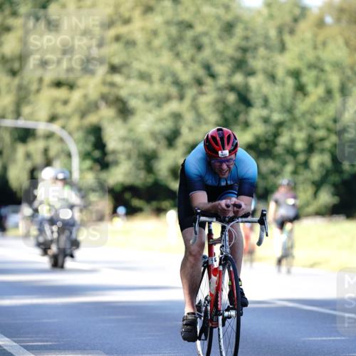 07.09.2025 - 19. Norderstedt Triathlon Michael Burmester http://msf.ph/oto/8843498 07.09.2025 15:55:09 Radfahren 548, 1086, 1631 meine-sportfotos.de