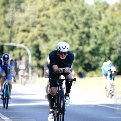 07.09.2025 - 19. Norderstedt Triathlon Michael Burmester http://msf.ph/oto/8843508 07.09.2025 15:55:13 Radfahren 937, 1512, 1549, 1550, 1564, 1631 meine-sportfotos.de