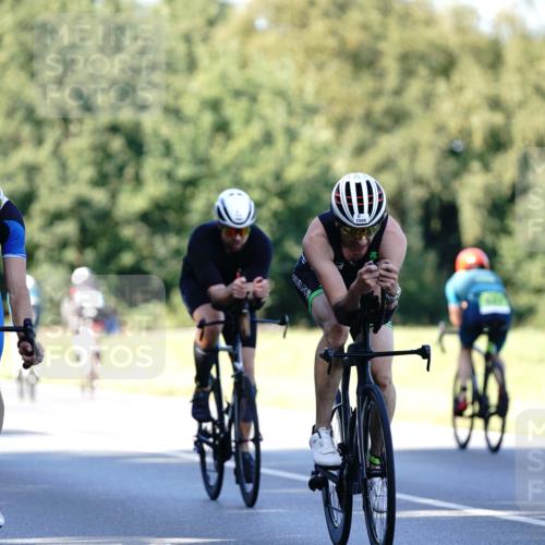 07.09.2025 - 19. Norderstedt Triathlon Michael Burmester http://msf.ph/oto/8843514 07.09.2025 15:55:14 Radfahren 937, 1512, 1549, 1550, 1564, 1581 meine-sportfotos.de