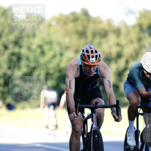 07.09.2025 - 19. Norderstedt Triathlon Michael Burmester http://msf.ph/oto/8843557 07.09.2025 15:55:28 Radfahren 939, 957, 1071, 1403, 1523, 1601, 1627 meine-sportfotos.de
