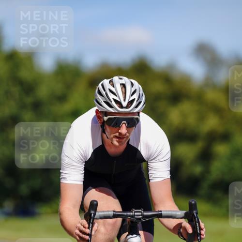 07.09.2025 - 19. Norderstedt Triathlon Michael Burmester http://msf.ph/oto/8843576 07.09.2025 13:04:02 Radfahren 1356 meine-sportfotos.de