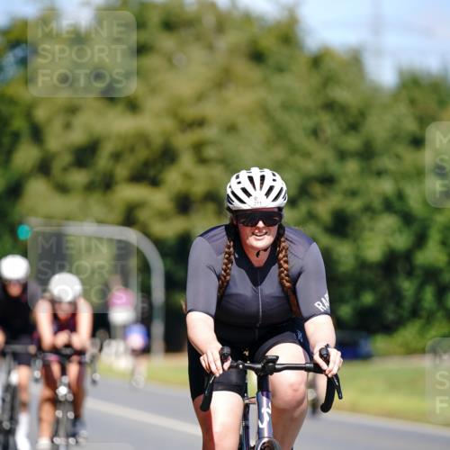 07.09.2025 - 19. Norderstedt Triathlon Michael Burmester http://msf.ph/oto/8843583 07.09.2025 13:04:17 Radfahren 211, 723, 747 meine-sportfotos.de