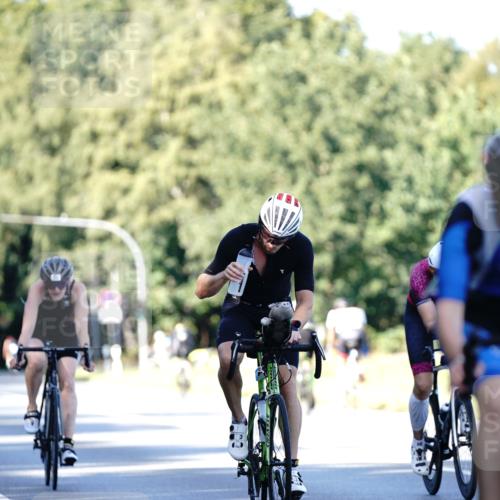 07.09.2025 - 19. Norderstedt Triathlon Michael Burmester http://msf.ph/oto/8843584 07.09.2025 15:55:41 Radfahren 866, 1057, 1559, 1611 meine-sportfotos.de