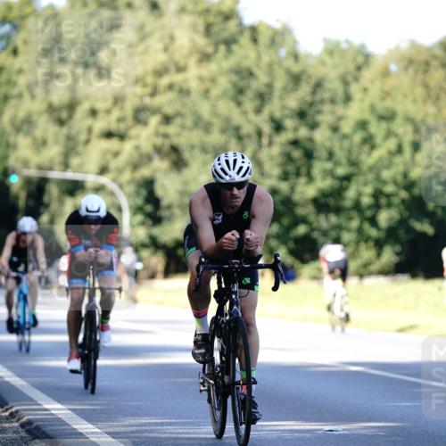 07.09.2025 - 19. Norderstedt Triathlon Michael Burmester http://msf.ph/oto/8843655 07.09.2025 15:56:18 Radfahren 950, 1417, 1555, 1610 meine-sportfotos.de