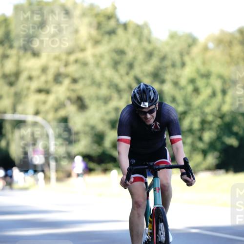 07.09.2025 - 19. Norderstedt Triathlon Michael Burmester http://msf.ph/oto/8843683 07.09.2025 15:56:38 Radfahren 930, 945, 1579, 1607 meine-sportfotos.de