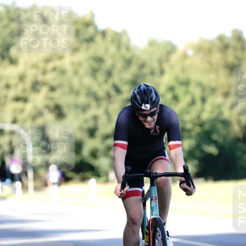 07.09.2025 - 19. Norderstedt Triathlon Michael Burmester http://msf.ph/oto/8843684 07.09.2025 15:56:38 Radfahren 930, 945, 1579, 1607 meine-sportfotos.de