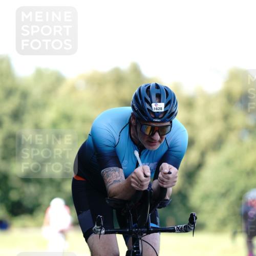 07.09.2025 - 19. Norderstedt Triathlon Michael Burmester http://msf.ph/oto/8843707 07.09.2025 15:56:52 Radfahren 1628 meine-sportfotos.de