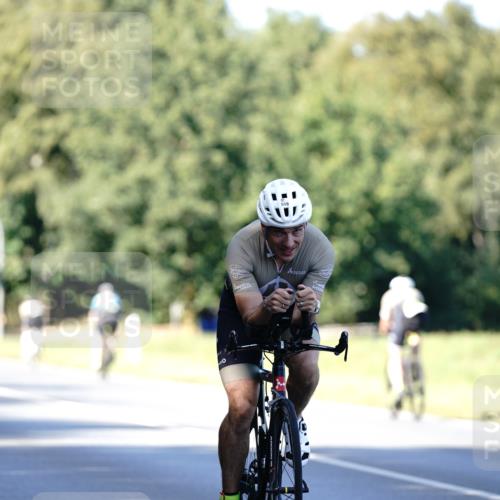 07.09.2025 - 19. Norderstedt Triathlon Michael Burmester http://msf.ph/oto/8843780 07.09.2025 15:57:18 Radfahren 483, 518, 1621 meine-sportfotos.de