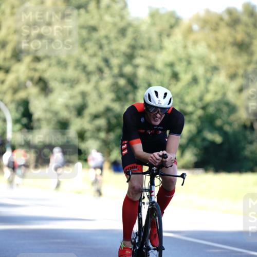 07.09.2025 - 19. Norderstedt Triathlon Michael Burmester http://msf.ph/oto/8843836 07.09.2025 15:57:28 Radfahren 526, 932, 1055, 1546 meine-sportfotos.de