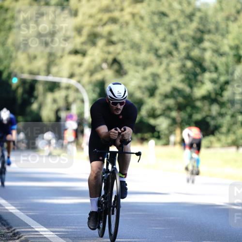 07.09.2025 - 19. Norderstedt Triathlon Michael Burmester http://msf.ph/oto/8843840 07.09.2025 15:57:30 Radfahren 526, 932, 1458 meine-sportfotos.de