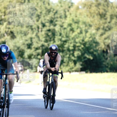 07.09.2025 - 19. Norderstedt Triathlon Michael Burmester http://msf.ph/oto/8843922 07.09.2025 15:58:09 Radfahren 488, 543, 927, 1080, 1514, 1527 meine-sportfotos.de