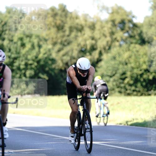 07.09.2025 - 19. Norderstedt Triathlon Michael Burmester http://msf.ph/oto/8843945 07.09.2025 15:58:11 Radfahren 488, 543, 927, 1080, 1514, 1527, 1538 meine-sportfotos.de
