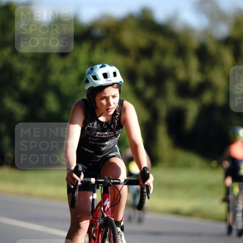 07.09.2025 - 19. Norderstedt Triathlon Michael Burmester http://msf.ph/oto/8843974 07.09.2025 09:41:14 Radfahren 565, 584, 599, 616 meine-sportfotos.de