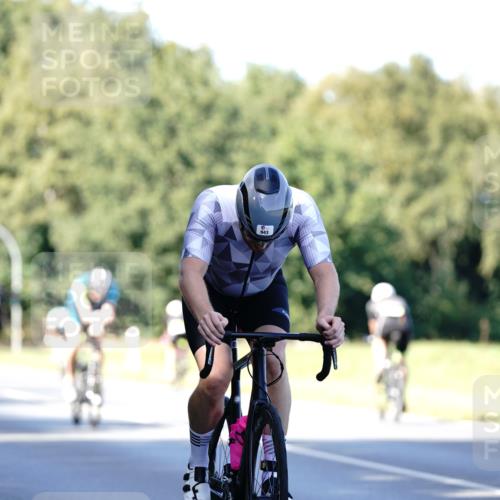 07.09.2025 - 19. Norderstedt Triathlon Michael Burmester http://msf.ph/oto/8843976 07.09.2025 15:58:19 Radfahren 529, 536, 943 meine-sportfotos.de