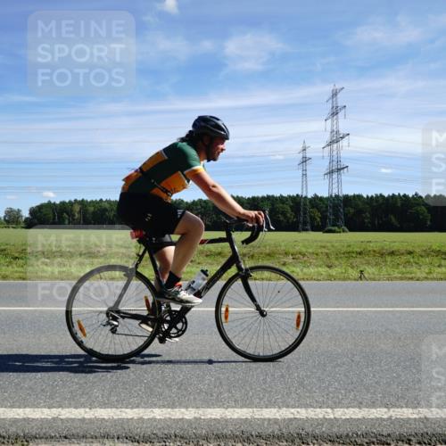 07.09.2025 - 19. Norderstedt Triathlon Michael Burmester http://msf.ph/oto/8843984 07.09.2025 12:42:42 Radfahren 157, 698, 713, 750 meine-sportfotos.de