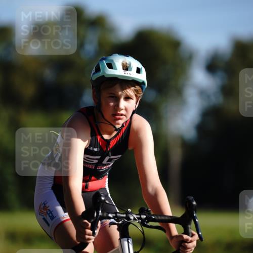 07.09.2025 - 19. Norderstedt Triathlon Michael Burmester http://msf.ph/oto/8844008 07.09.2025 09:41:24 Radfahren 615, 622 meine-sportfotos.de