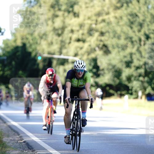 07.09.2025 - 19. Norderstedt Triathlon Michael Burmester http://msf.ph/oto/8844020 07.09.2025 15:58:34 Radfahren 522, 530, 1482, 1575 meine-sportfotos.de