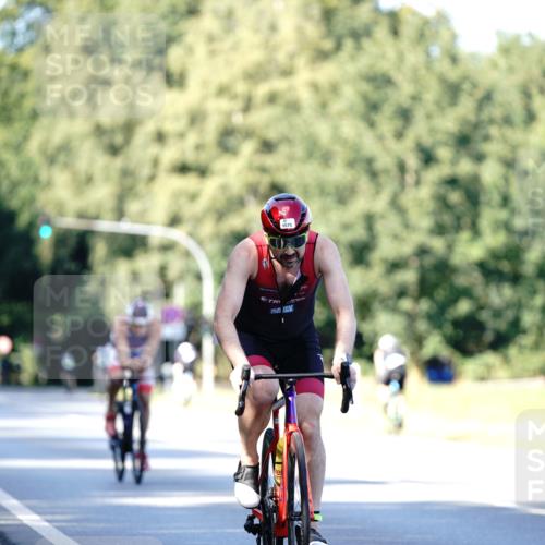 07.09.2025 - 19. Norderstedt Triathlon Michael Burmester http://msf.ph/oto/8844030 07.09.2025 15:58:36 Radfahren 1482, 1575, 1593 meine-sportfotos.de