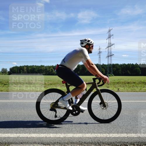 07.09.2025 - 19. Norderstedt Triathlon Michael Burmester http://msf.ph/oto/8844035 07.09.2025 12:43:10 Radfahren 145, 239 meine-sportfotos.de