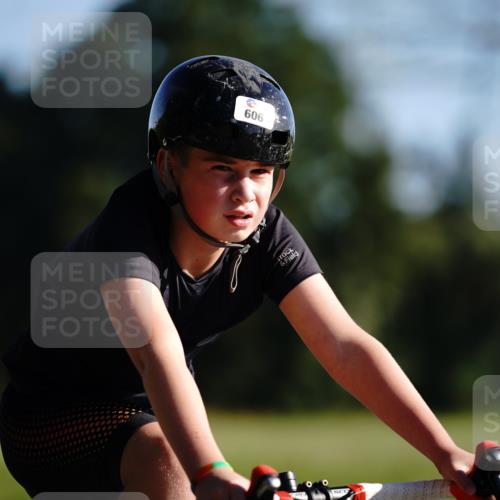 07.09.2025 - 19. Norderstedt Triathlon Michael Burmester http://msf.ph/oto/8844046 07.09.2025 09:41:58 Radfahren 602, 606 meine-sportfotos.de