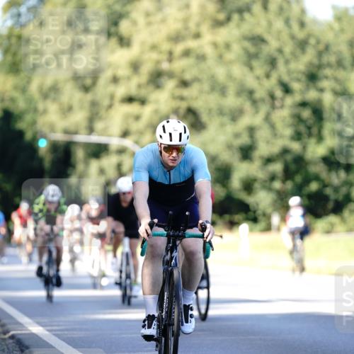 07.09.2025 - 19. Norderstedt Triathlon Michael Burmester http://msf.ph/oto/8844095 07.09.2025 15:58:58 Radfahren 386, 501, 1632 meine-sportfotos.de
