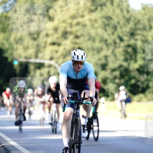 07.09.2025 - 19. Norderstedt Triathlon Michael Burmester http://msf.ph/oto/8844099 07.09.2025 15:58:58 Radfahren 386, 501, 1632 meine-sportfotos.de