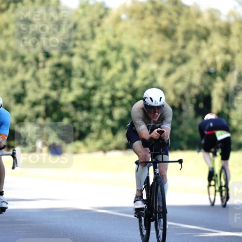 07.09.2025 - 19. Norderstedt Triathlon Michael Burmester http://msf.ph/oto/8844127 07.09.2025 15:59:02 Radfahren 386, 425, 501, 517, 915, 1073, 1562, 1585, 1632 meine-sportfotos.de