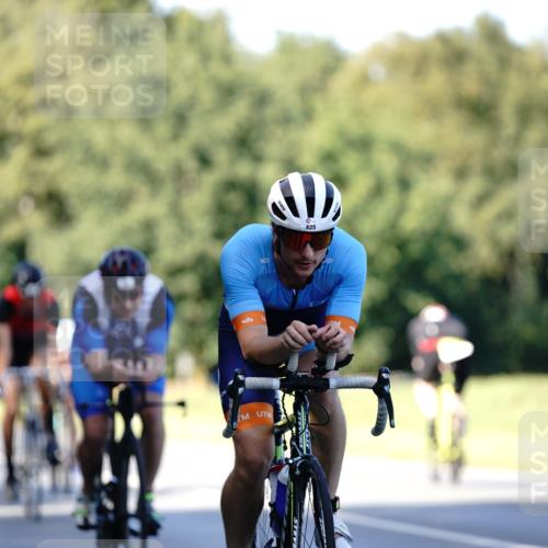 07.09.2025 - 19. Norderstedt Triathlon Michael Burmester http://msf.ph/oto/8844133 07.09.2025 15:59:03 Radfahren 425, 501, 517, 915, 1065, 1073, 1101, 1562, 1585, 1632 meine-sportfotos.de