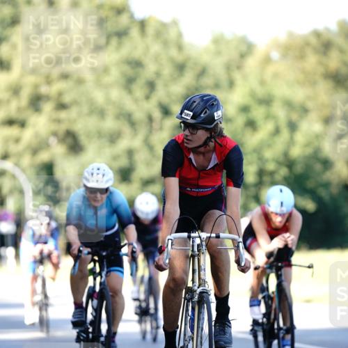 07.09.2025 - 19. Norderstedt Triathlon Michael Burmester http://msf.ph/oto/8844147 07.09.2025 15:59:05 Radfahren 425, 517, 915, 1051, 1065, 1073, 1101, 1562, 1563, 1585 meine-sportfotos.de