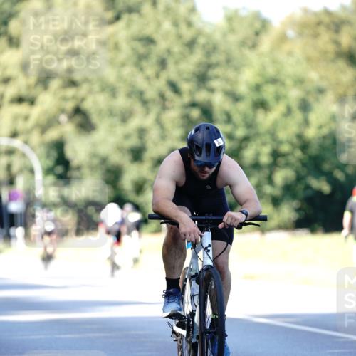 07.09.2025 - 19. Norderstedt Triathlon Michael Burmester http://msf.ph/oto/8844198 07.09.2025 15:59:16 Radfahren 548, 875, 912, 1532 meine-sportfotos.de