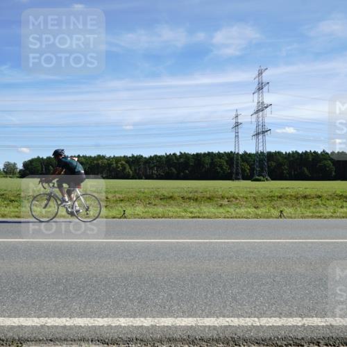 07.09.2025 - 19. Norderstedt Triathlon Michael Burmester http://msf.ph/oto/8844236 07.09.2025 12:44:32 Radfahren 250, 307, 742 meine-sportfotos.de