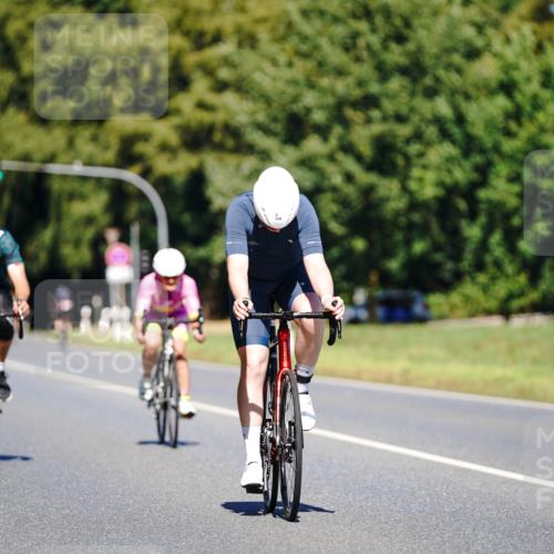 07.09.2025 - 19. Norderstedt Triathlon Michael Burmester http://msf.ph/oto/8844281 07.09.2025 13:05:59 Radfahren 209, 232, 235, 334 meine-sportfotos.de