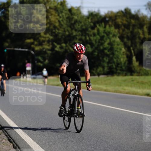 07.09.2025 - 19. Norderstedt Triathlon Michael Burmester http://msf.ph/oto/8844292 07.09.2025 10:26:09 Radfahren 1151 meine-sportfotos.de