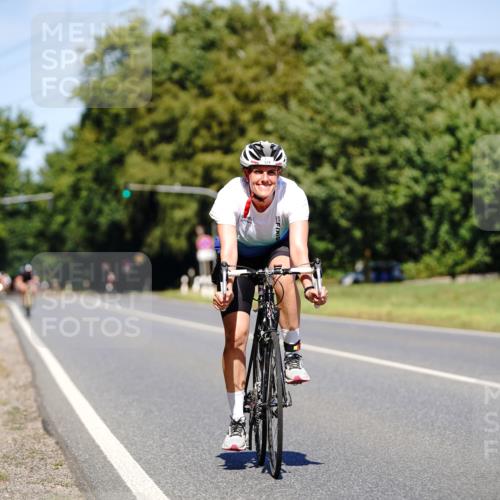 07.09.2025 - 19. Norderstedt Triathlon Michael Burmester http://msf.ph/oto/8844320 07.09.2025 13:06:32 Radfahren 339, 345 meine-sportfotos.de