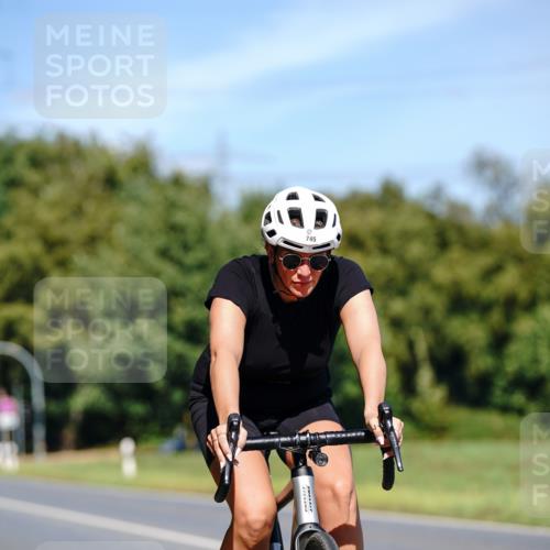 07.09.2025 - 19. Norderstedt Triathlon Michael Burmester http://msf.ph/oto/8844375 07.09.2025 13:07:07 Radfahren 270, 358, 745, 1292 meine-sportfotos.de