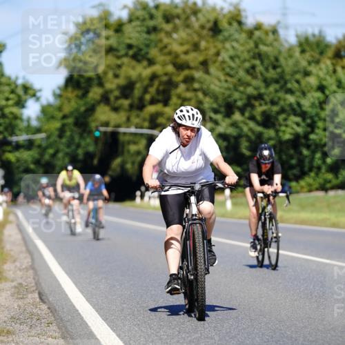 07.09.2025 - 19. Norderstedt Triathlon Michael Burmester http://msf.ph/oto/8844384 07.09.2025 13:07:12 Radfahren 319, 358, 708 meine-sportfotos.de