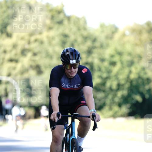 07.09.2025 - 19. Norderstedt Triathlon Michael Burmester http://msf.ph/oto/8844389 07.09.2025 16:00:01 Radfahren 381, 938, 1070 meine-sportfotos.de