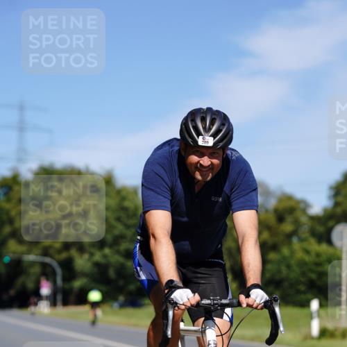 07.09.2025 - 19. Norderstedt Triathlon Michael Burmester http://msf.ph/oto/8844430 07.09.2025 13:07:36 Radfahren 230, 360 meine-sportfotos.de