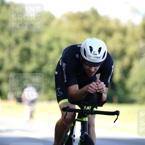 07.09.2025 - 19. Norderstedt Triathlon Michael Burmester http://msf.ph/oto/8844616 07.09.2025 16:01:16 Radfahren 1604, 1606 meine-sportfotos.de