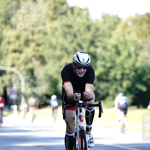 07.09.2025 - 19. Norderstedt Triathlon Michael Burmester http://msf.ph/oto/8844694 07.09.2025 16:01:38 Radfahren 885, 913 meine-sportfotos.de