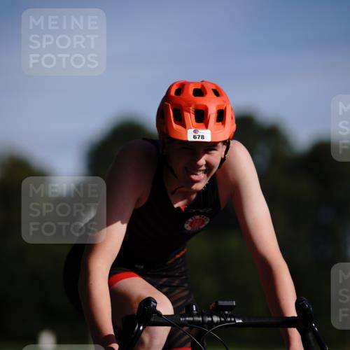 07.09.2025 - 19. Norderstedt Triathlon Michael Burmester http://msf.ph/oto/8844790 07.09.2025 10:40:19 Radfahren 64, 637, 678 meine-sportfotos.de