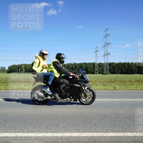 07.09.2025 - 19. Norderstedt Triathlon Michael Burmester http://msf.ph/oto/8844815 07.09.2025 14:54:25 Radfahren 411, 452, 963, 1012 meine-sportfotos.de