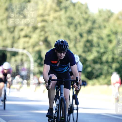 07.09.2025 - 19. Norderstedt Triathlon Michael Burmester http://msf.ph/oto/8845318 07.09.2025 16:04:34 Radfahren 873, 953, 1444, 1464, 1592 meine-sportfotos.de