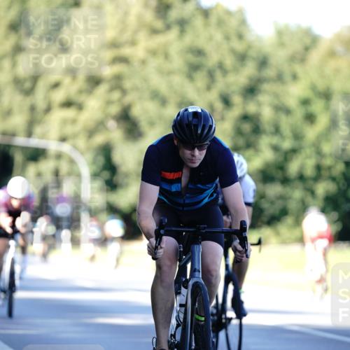 07.09.2025 - 19. Norderstedt Triathlon Michael Burmester http://msf.ph/oto/8845320 07.09.2025 16:04:34 Radfahren 873, 953, 1444, 1464, 1592 meine-sportfotos.de