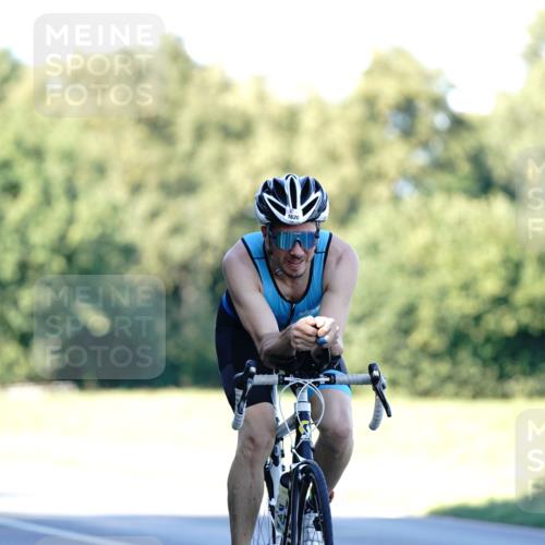 07.09.2025 - 19. Norderstedt Triathlon Michael Burmester http://msf.ph/oto/8845334 07.09.2025 16:04:39 Radfahren 534, 547, 873, 940, 949, 1410, 1448, 1577, 1620 meine-sportfotos.de